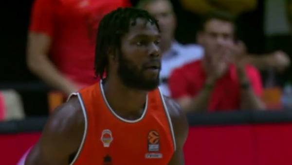 S. Ojeleye papildė „Crvena Zvezda“ gretas (Y. Fallas palieka „Barcelona“)
